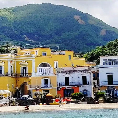 Gigi Centralissimo Ischia 公寓 拉科阿梅诺