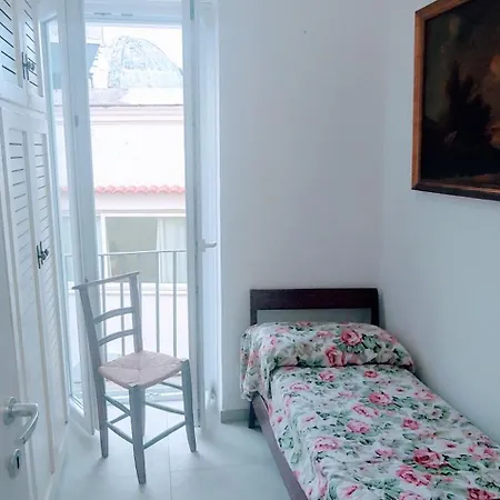 Gigi Centralissimo Ischia 公寓 *